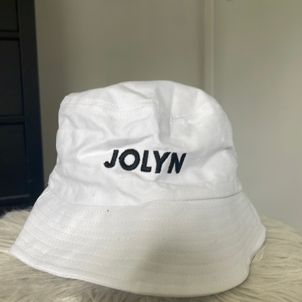 Jolyn bucket hat